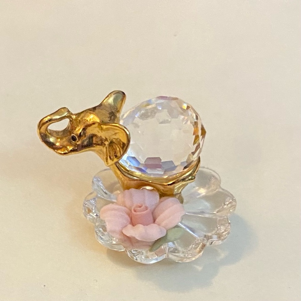 Vintage Swarovski elephant